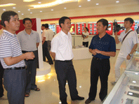 南平市委副書記黃福清、市委常委統(tǒng)戰(zhàn)部部長(zhǎng)黃健平一行視察虹潤(rùn)公司