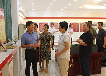 南平市人大常委會到虹潤公司對《社保法》實施情況開展專題調(diào)研